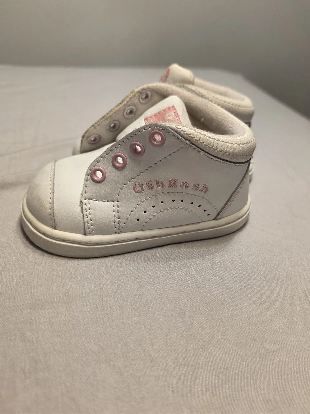 Vintage Y2K OshKosh White and Pink Toddler High-Top Sneakers